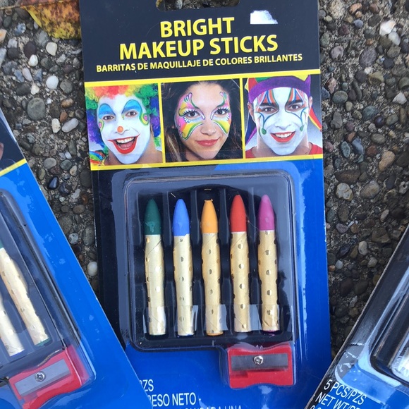 Halloween  Brand new bright and bold makeup sticks - Picture 3 of 5